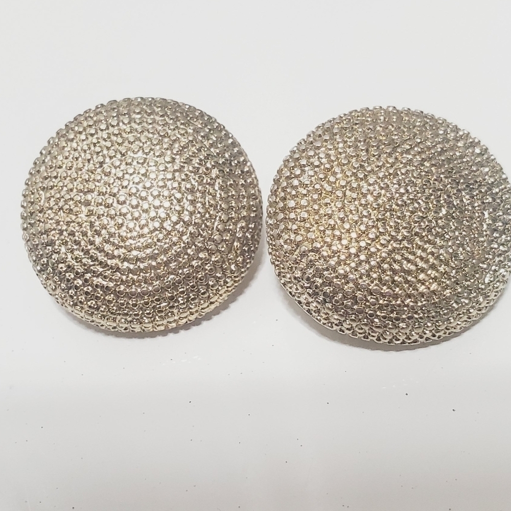 4/$20 Round Shiny Gold tone Earrings. 🌴